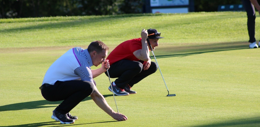 Kalafornia, auf dem Golfplatz
