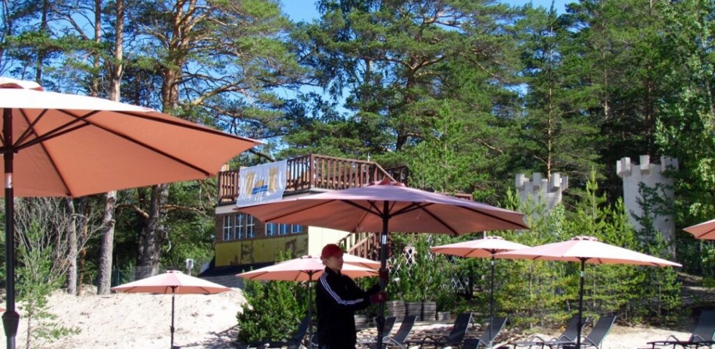 Aurinkolinna, sunshades