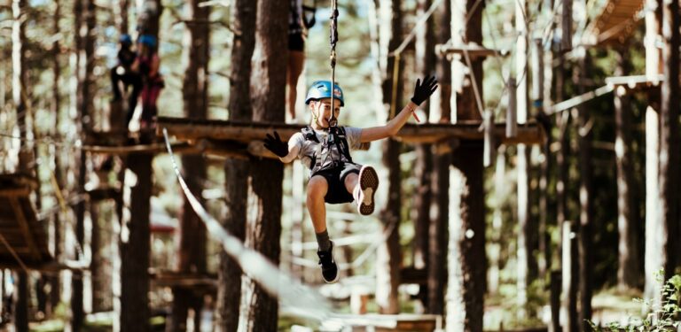 Huikee, on the climbing track