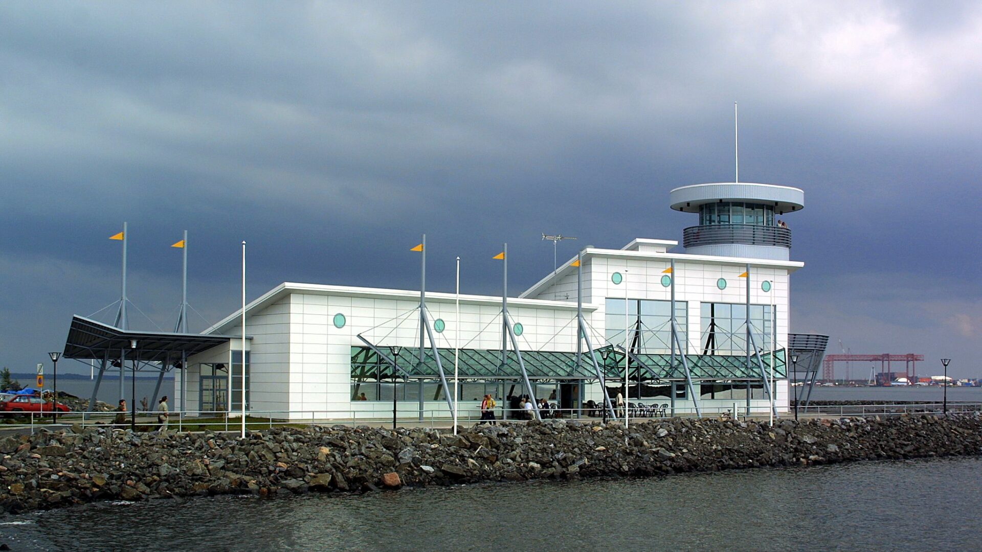 Merimesta, julkisivu