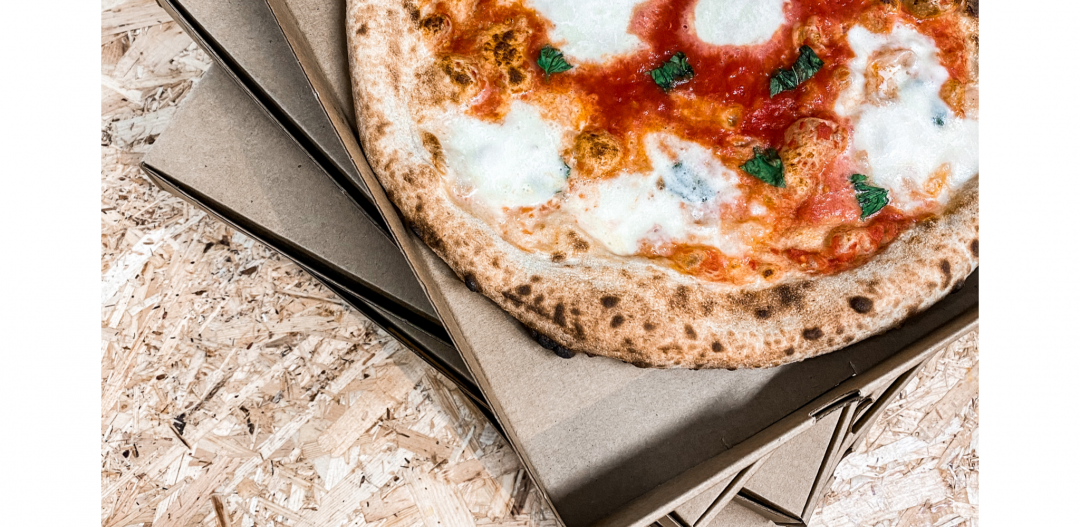 Pizzeria Nuåvo, lähikuva pizzasta