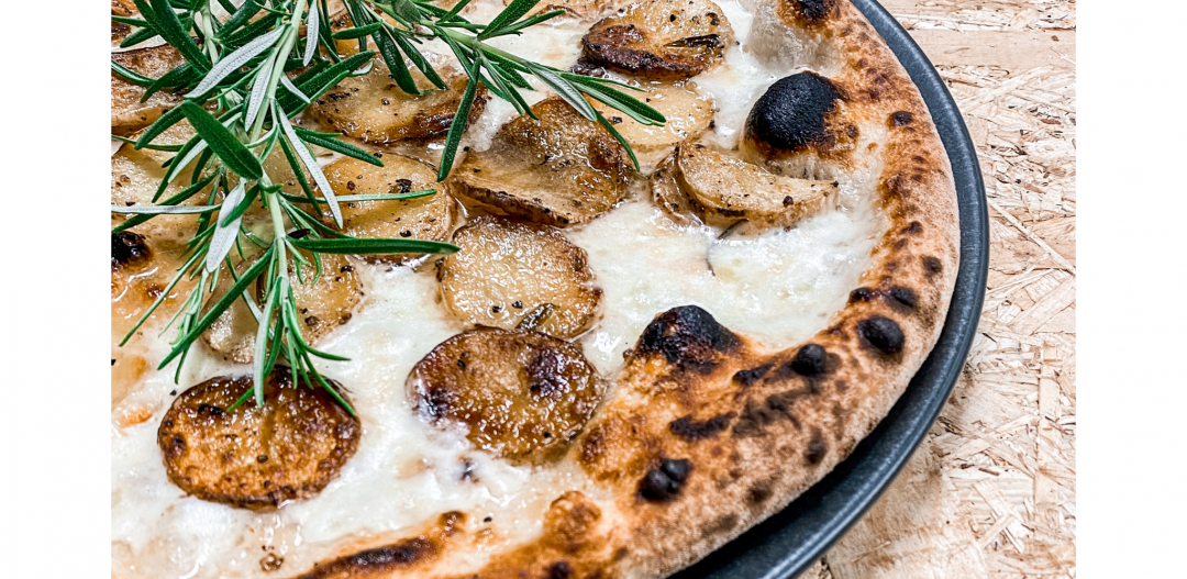 Pizzeria Nuåvo, lähikuva pizzasta