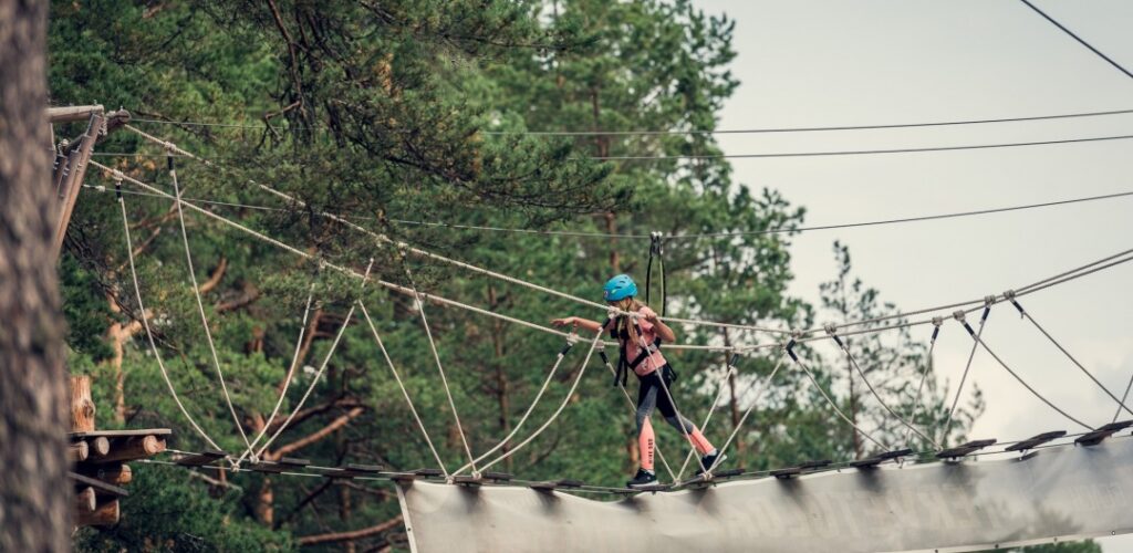 Huikee, on the climbing track