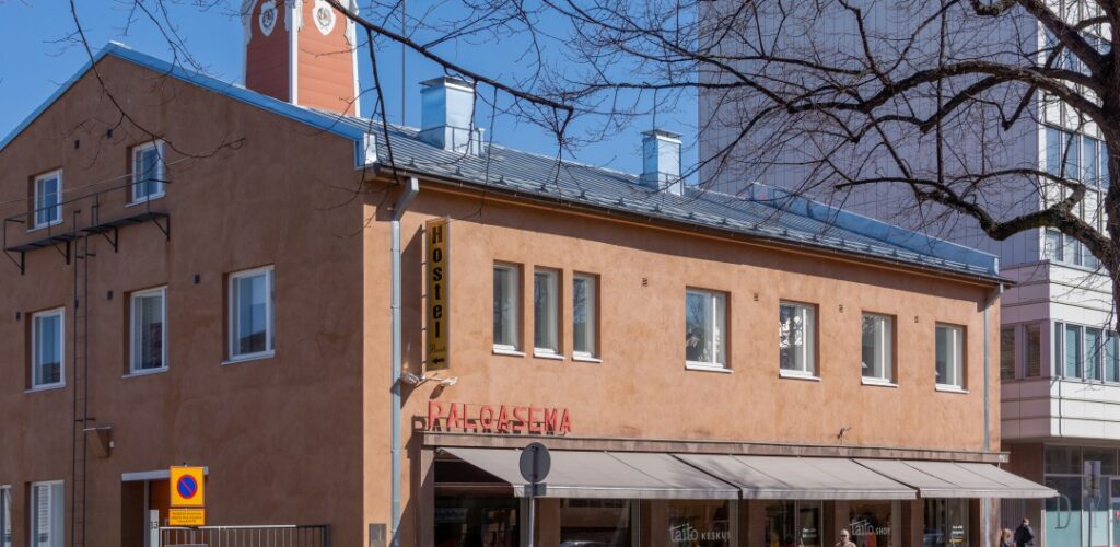 Hostel Buisto, julkisivu