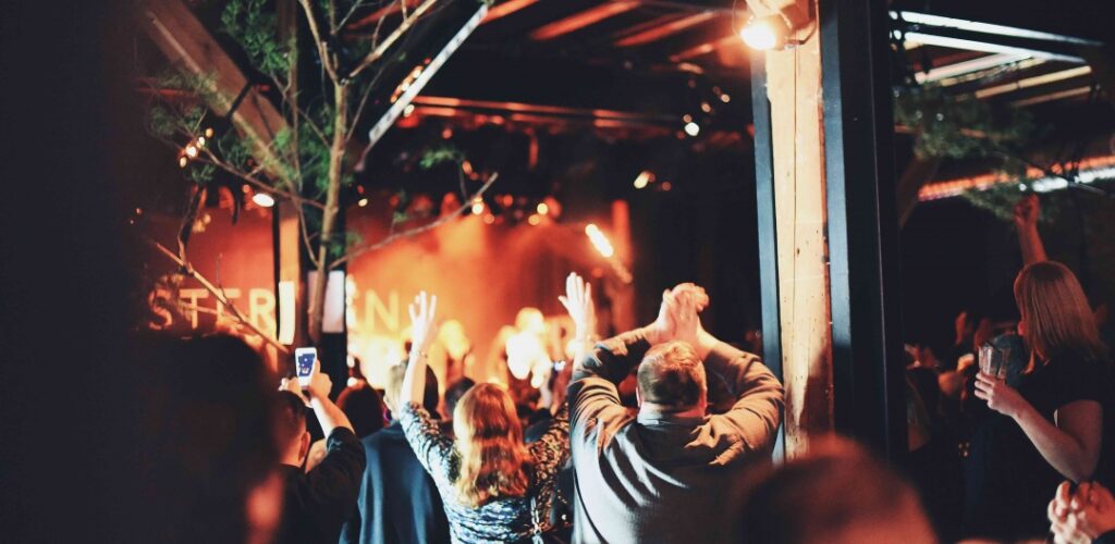 Rakastajat-teatteri, crowd