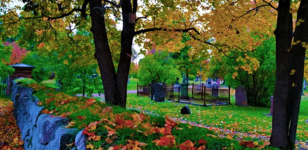 Pori's old cemetery in autumn