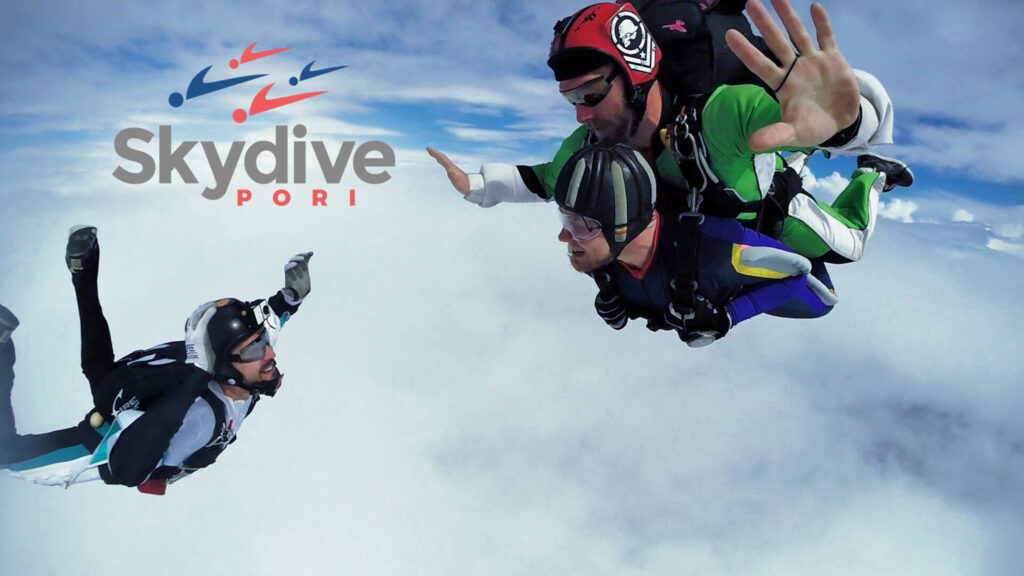 Skydiving in Pori