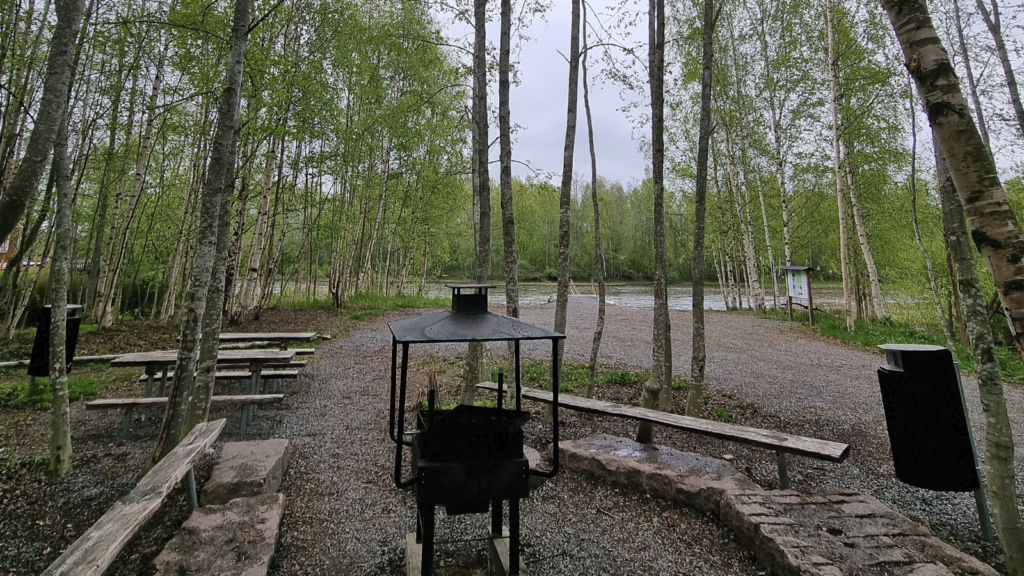 Lanajuovan reitin nuotiopaikka