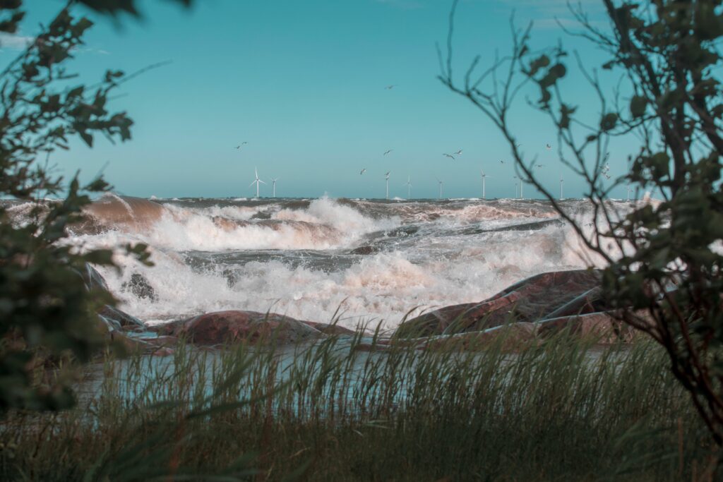 Waves hitting the rocks in Kallo island.