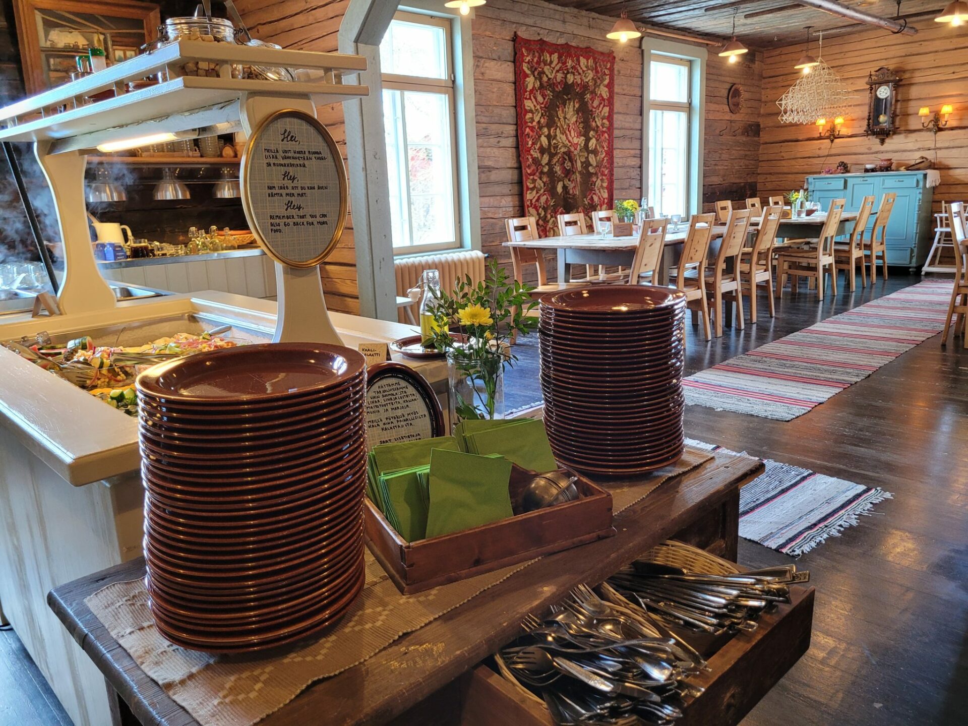 Lunch café Harjun Tupa interior view