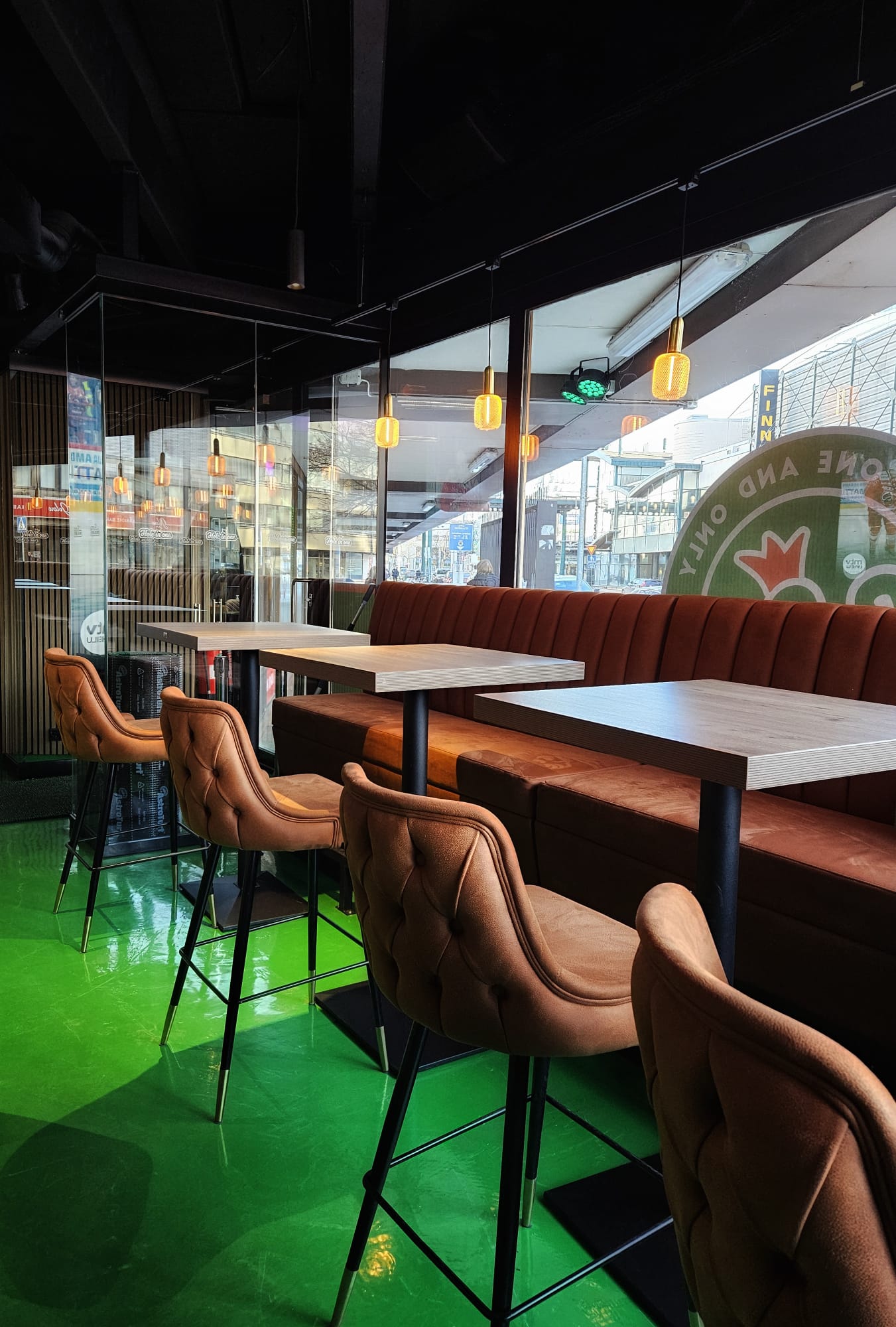 Bar Socre Hole in One Bar & Score Lounge - Visit Pori | Porin matkailuneuvonta