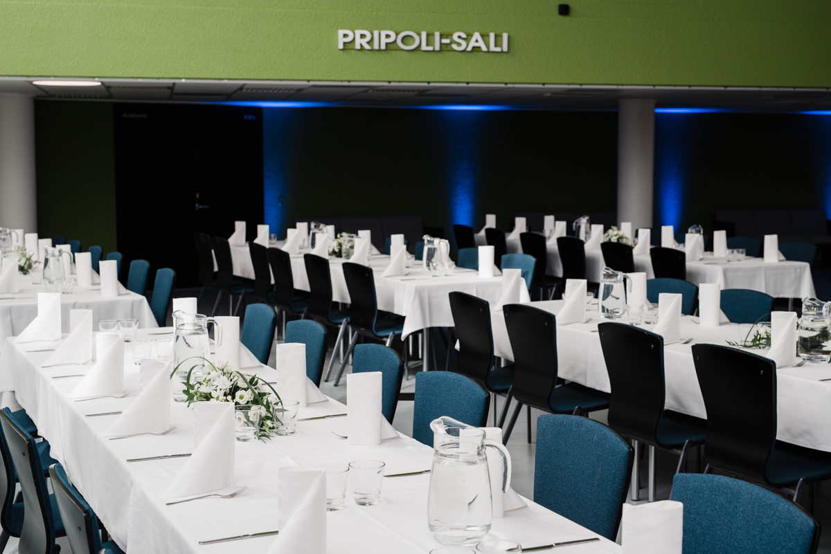 Ravintola Pripolin tapahtuma-aula juhlaillallinen