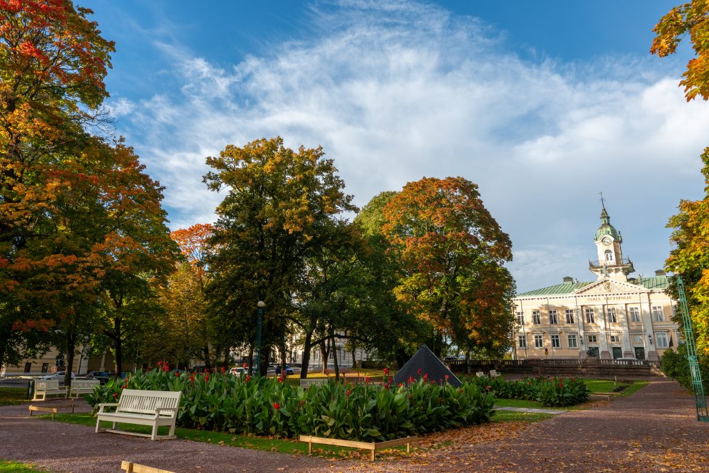 Syksyinen Raatihuoneenpuisto